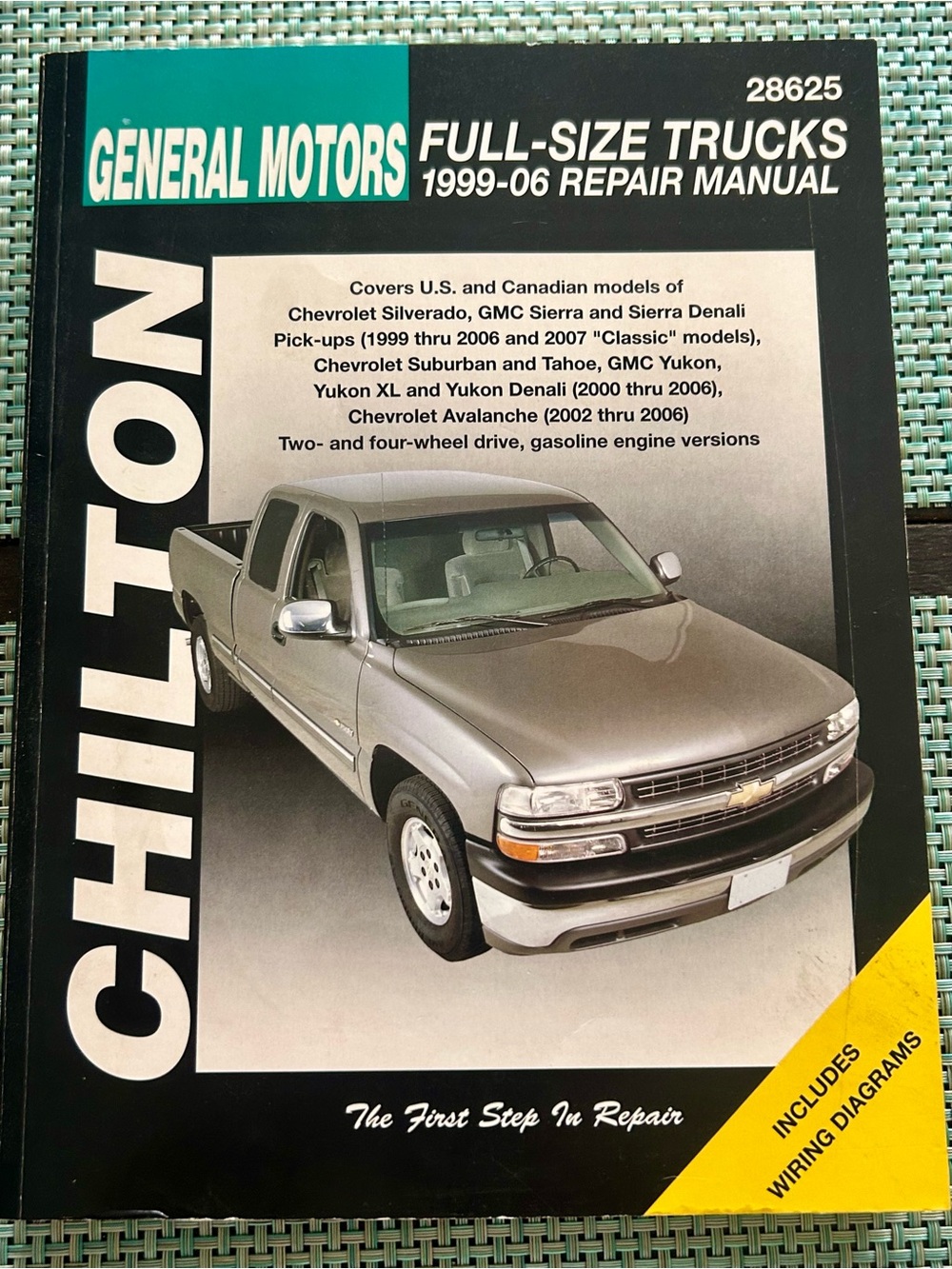 General Motors Full-Size Trucks 1999-06 Repair Manual
